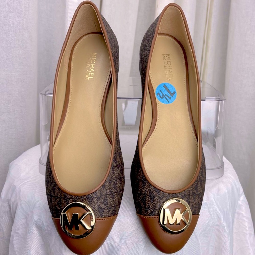NEW Michael Kors Toe Cap Flats in Signature Luggage